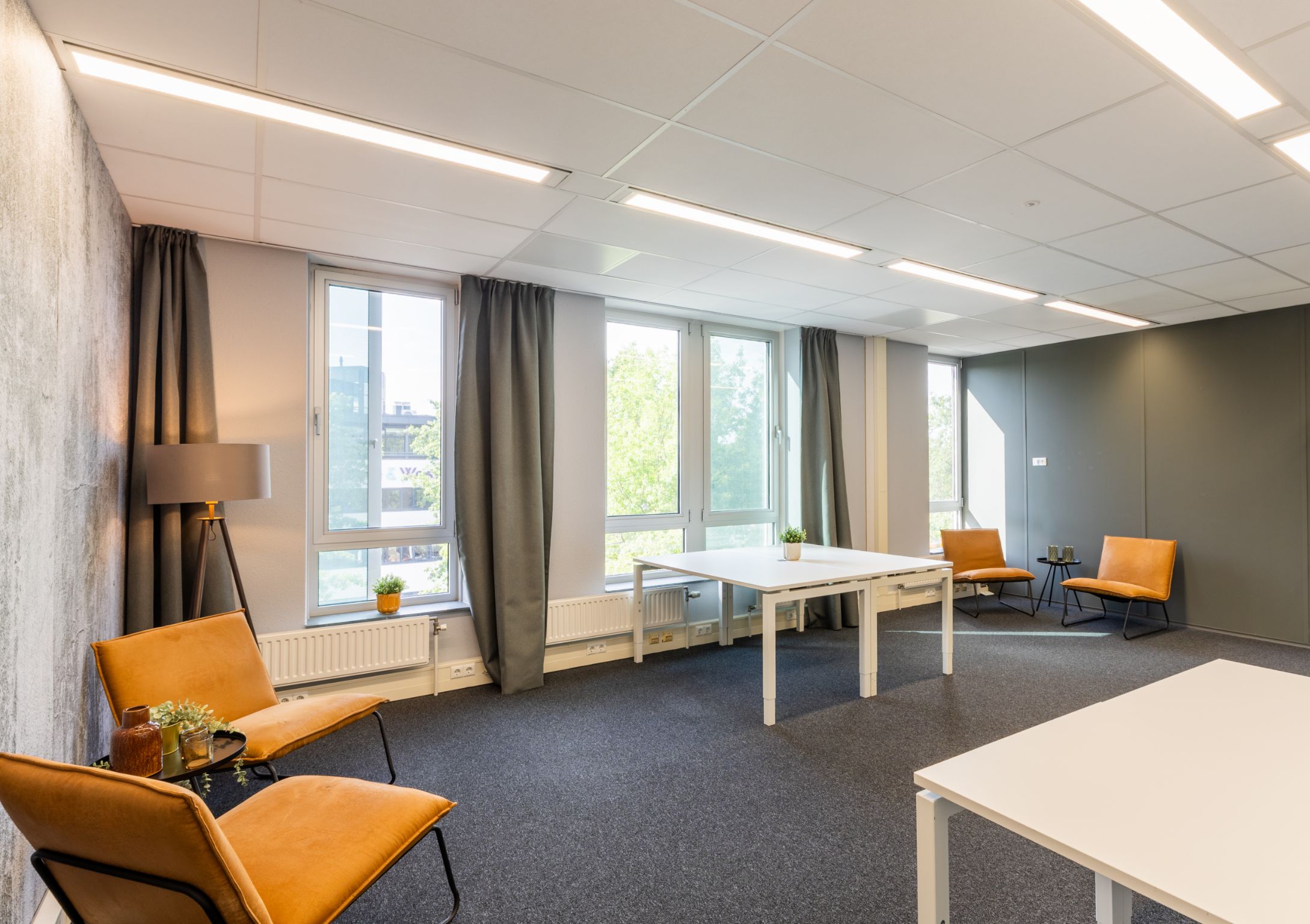 Grote kantoorruimte 3.10 met 4 werkplekken 6.0