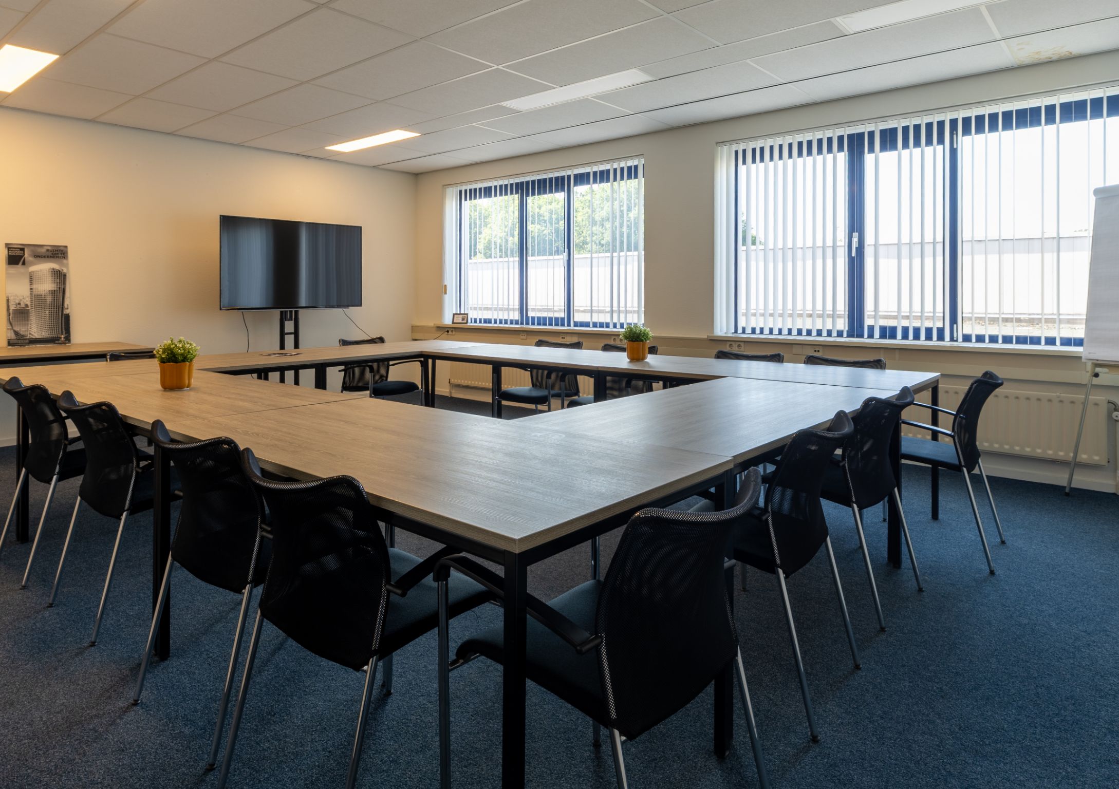 Vergaderzaal breed beeld